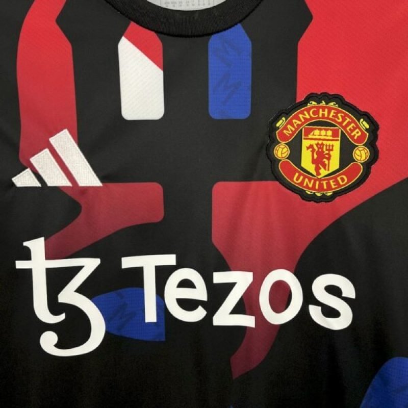Manchester United 24/25 warm-up training kit