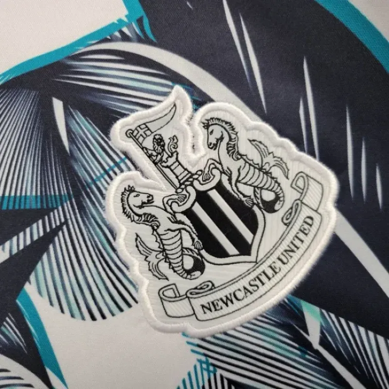 24/25 Newcastle United pre-match kit